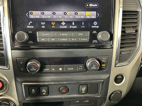 Used 2021 Nissan Titan SV w/ SV Convenience Package image 16