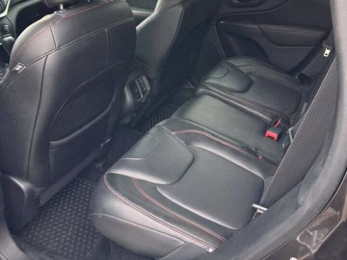 Used 2014 Jeep Cherokee Trailhawk w/ Comfort/Convenience Group image 15