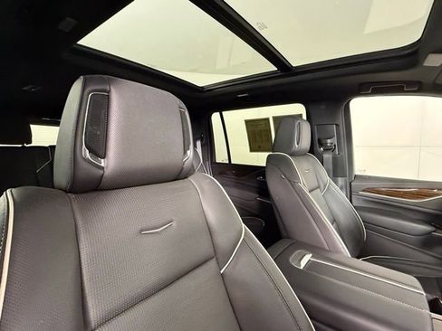 Used 2024 Cadillac Escalade ESV Premium Luxury w/ Performance Package AWD/4WD image 32