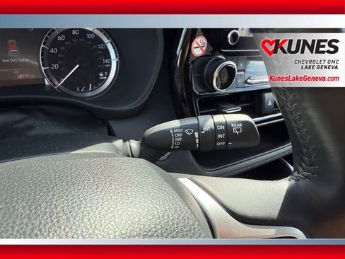 Used 2023 Toyota Highlander L image 32