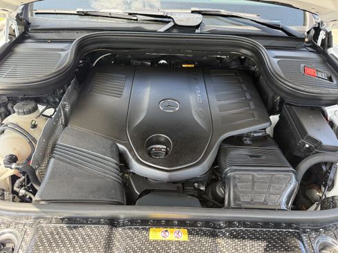 Used 2025 Mercedes-Benz GLS 450 4MATIC image 32