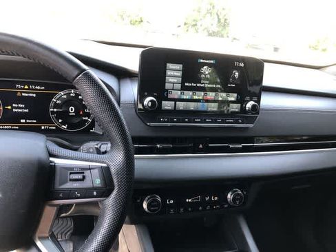 Used 2023 Mitsubishi Outlander SE Black Edition AWD/4WD image 15