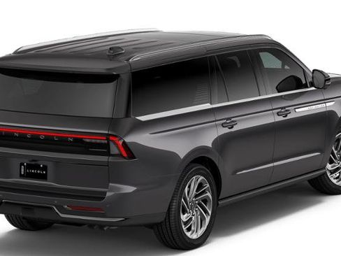 New 2026 Lincoln Navigator L Reserve AWD/4WD image 3