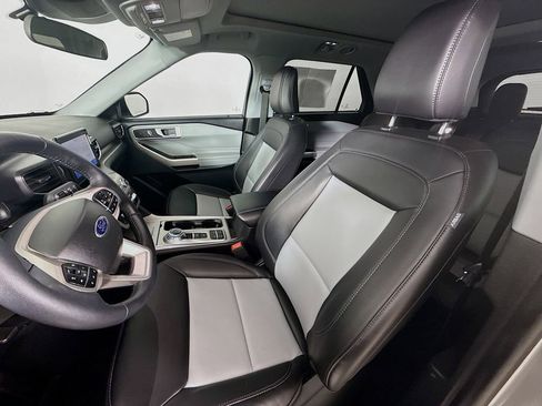 Used 2023 Ford Explorer XLT w/ Equipment Group 202A image 20