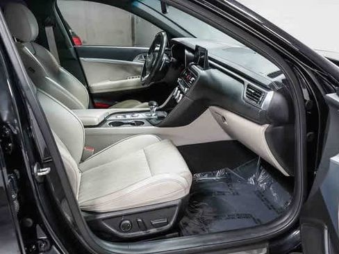 Used 2023 Genesis G70 3.3T image 16