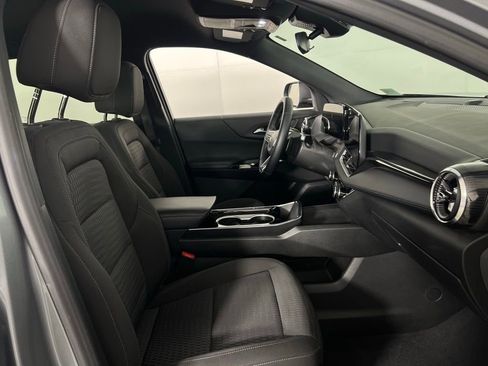 Used 2025 Chevrolet Equinox LT image 32