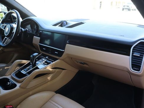 Used 2019 Porsche Cayenne S AWD/4WD image 17