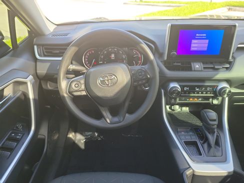 Used 2025 Toyota RAV4 XLE w/ Convenience Package FWD image 18