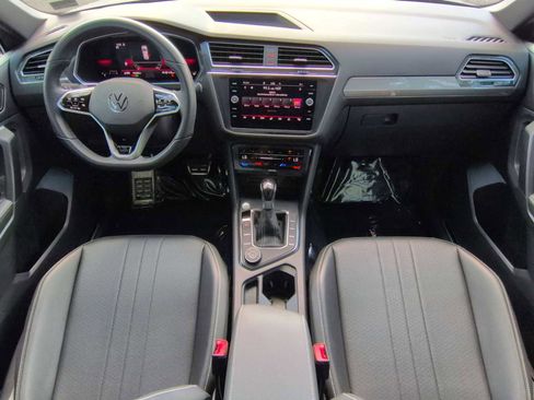 Used 2023 Volkswagen Tiguan SE R-Line image 15
