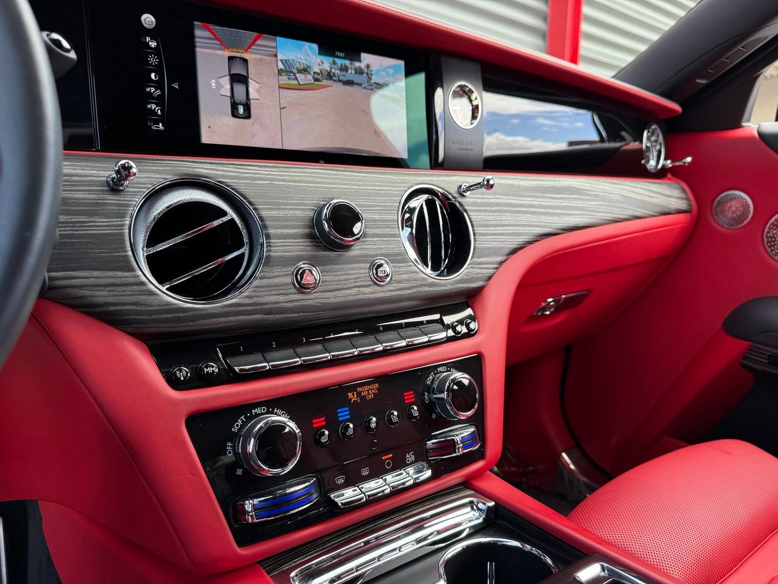Used 2022 Rolls-Royce Ghost w/ Ghost Package AWD/4WD image 37