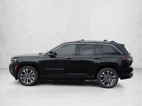 Used 2024 Jeep Grand Cherokee Overland w/ Trailer Tow Package image 9