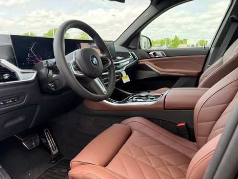 New 2026 BMW X5 xDrive40i w/ M Sport Package AWD/4WD image 4