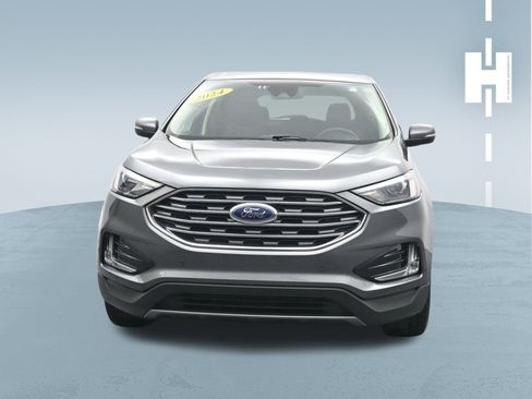 Used 2024 Ford Edge Titanium image 2