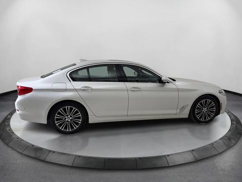 Used 2019 BMW 530i RWD image 4
