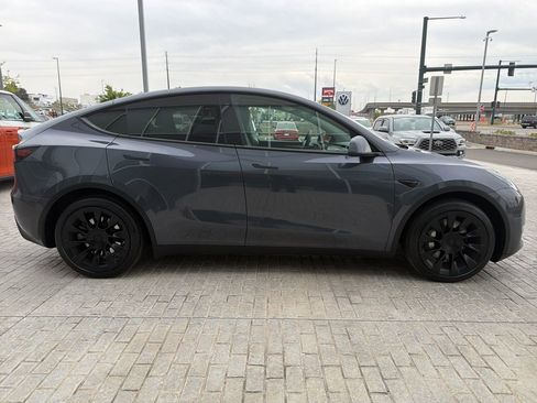 Used 2023 Tesla Model Y Long Range image 6