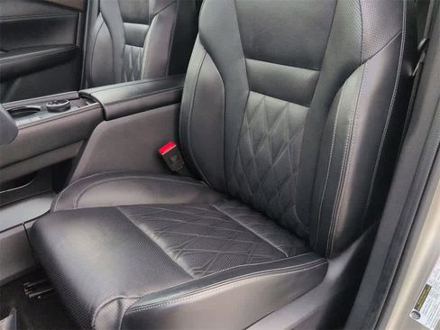 Used 2023 Nissan Rogue Platinum w/ Platinum Premium Package image 17