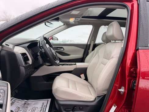 Used 2022 Nissan Rogue SL w/ SL Premium Package image 11