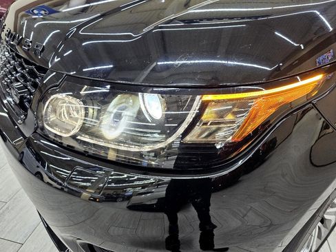 Used 2017 Land Rover Range Rover Sport SVR image 11