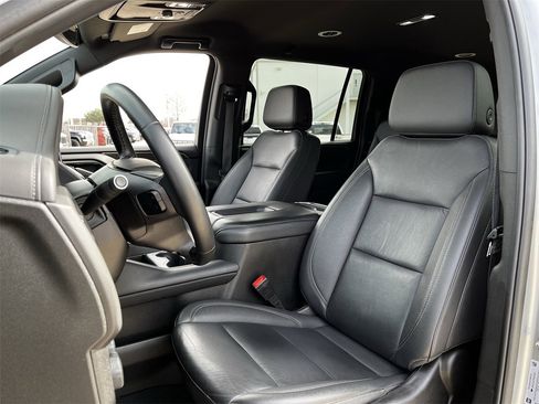 Used 2024 Chevrolet Suburban LT image 21