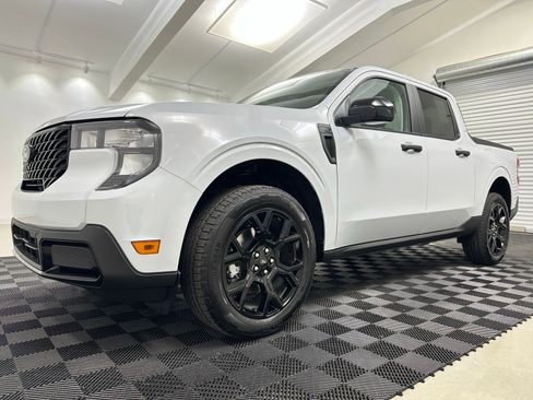 New 2025 Ford Maverick XLT w/ XLT Luxury Package image 3