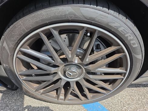 Used 2025 Mercedes-Benz AMG GT 43 image 3