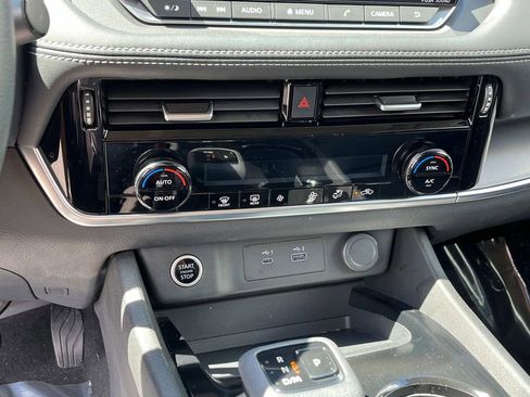 Used 2022 Nissan Rogue SV image 30