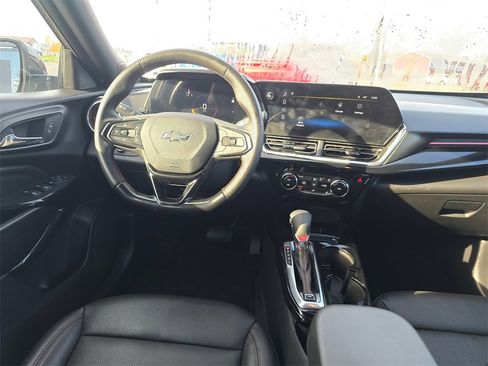 Certified 2025 Chevrolet Trax RS w/ Driver Confidence Package image 14