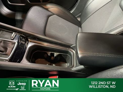Used 2024 Jeep Compass Latitude AWD/4WD image 25