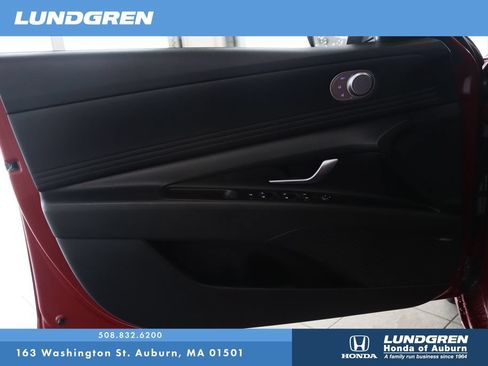 Used 2023 Hyundai Elantra Limited w/ Cargo Package FWD image 9