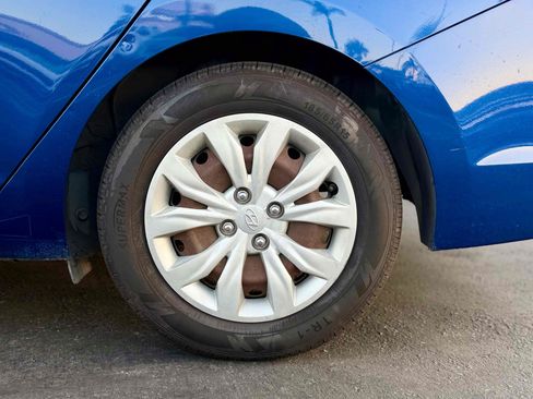 Used 2019 Hyundai Accent SE FWD image 13