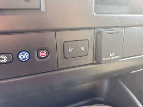 Used 2025 GMC Savana 3500 LT w/ LT Preferred Equipment Group RWD image 29