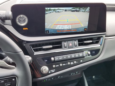 Used 2025 Lexus ES 350 w/ Premium Package FWD image 11