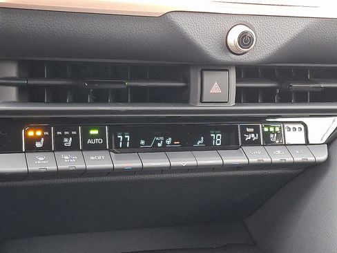 New 2025 Toyota Crown Signia XLE image 16