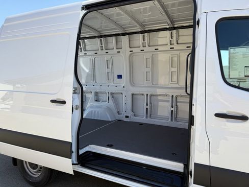 New 2025 Mercedes-Benz Sprinter 2500 image 22