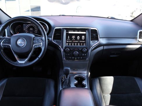 Used 2018 Jeep Grand Cherokee Altitude image 15