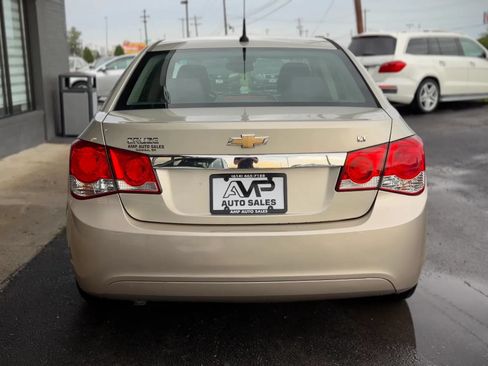 Used 2013 Chevrolet Cruze LT FWD image 3