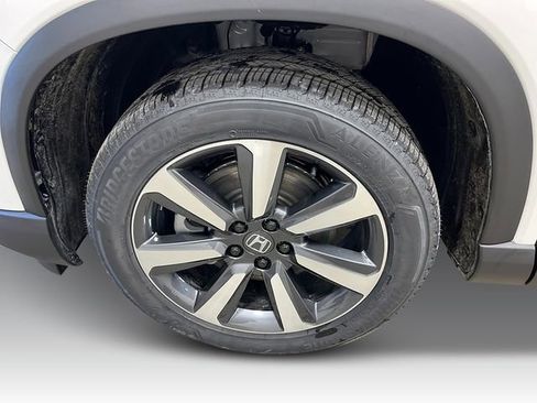 New 2025 Honda Pilot Touring image 11