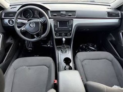 Used 2018 Volkswagen Passat 2.0T S w/ Driver Assistance Package FWD image 14