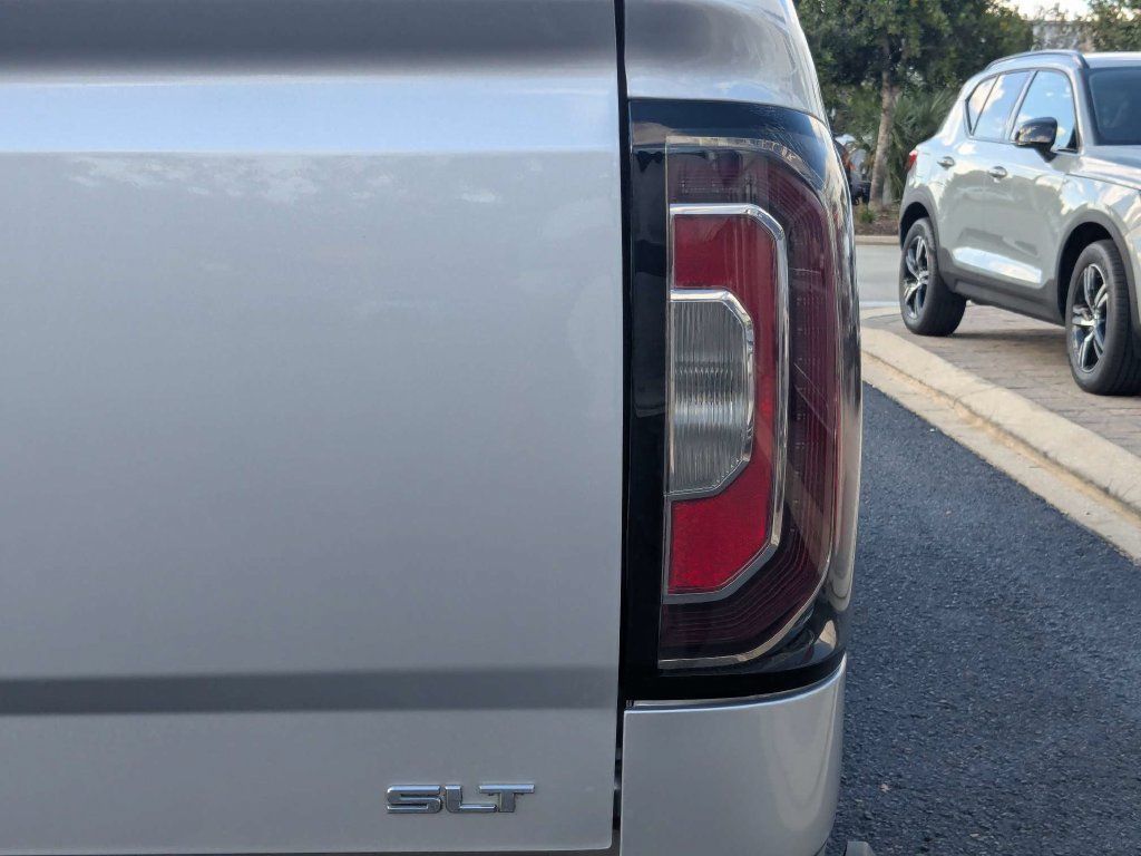 Used 2018 GMC Sierra 1500 SLT AWD/4WD image 16