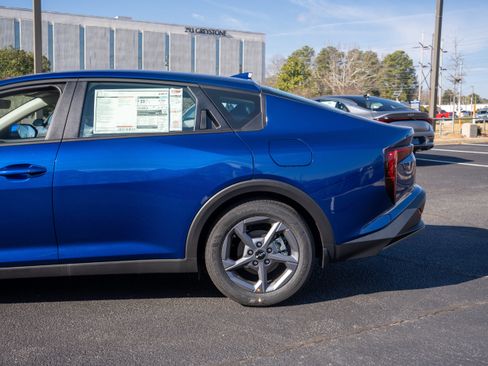 New 2025 Kia K4 LXS image 6