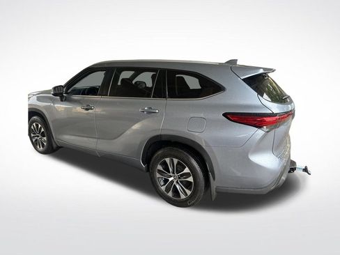 Used 2022 Toyota Highlander XLE AWD/4WD image 51