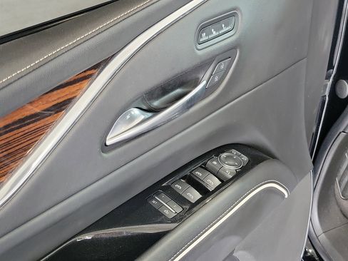 Used 2022 Cadillac Escalade ESV Premium Luxury w/ Performance Package image 16
