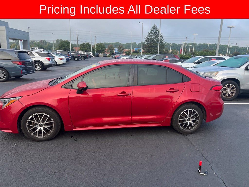 Used 2021 Toyota Corolla LE FWD image 1