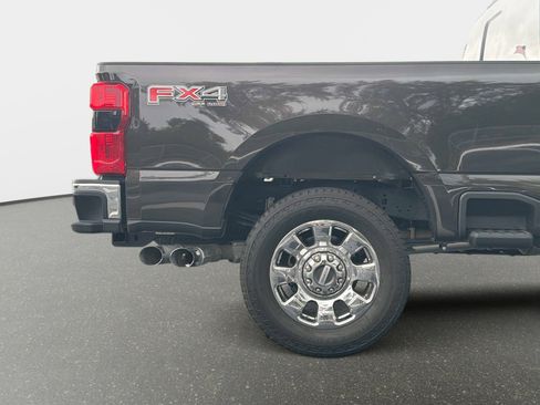 Used 2025 Ford F250 Lariat w/ Chrome Package AWD/4WD image 19