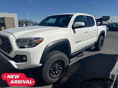 Used 2020 Toyota Tacoma TRD Off-Road AWD/4WD image 17