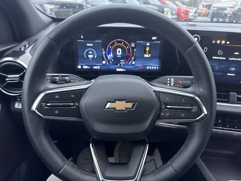 Used 2025 Chevrolet Equinox LT image 17