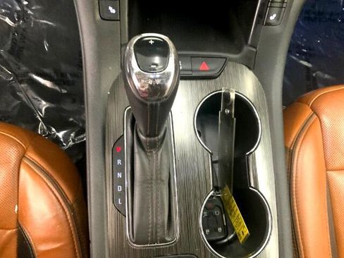 Used 2017 GMC Acadia SLT image 16