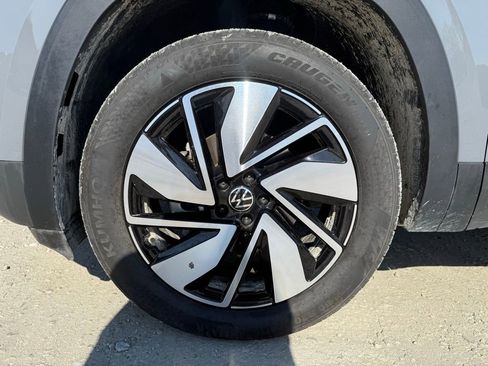 Used 2025 Volkswagen Atlas SEL image 14