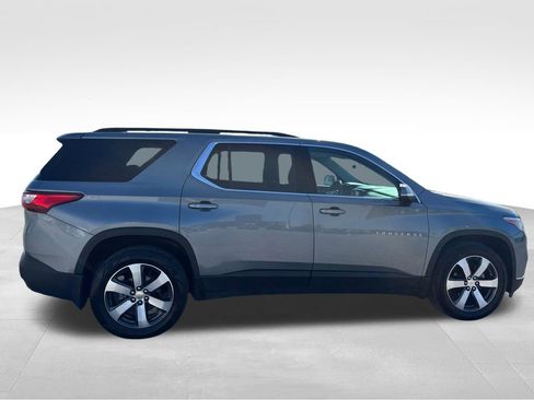 Used 2021 Chevrolet Traverse LT w/ LT Premium Package image 11