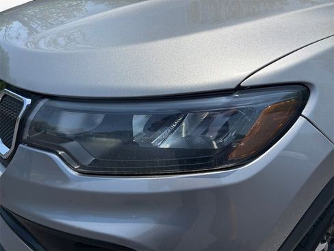 Certified 2022 Jeep Compass Limited image 22